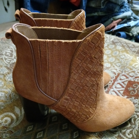 💐👢ELLIOTT LUCCA ICONIC BOOTS👢🎋SIZE 8.5,A FABULOUS GIFT ITEM.🎁 - Picture 10 of 16